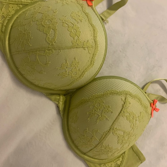 Victorias Secret Very Sexy Padded Demi Bra - Picture 2 of 4